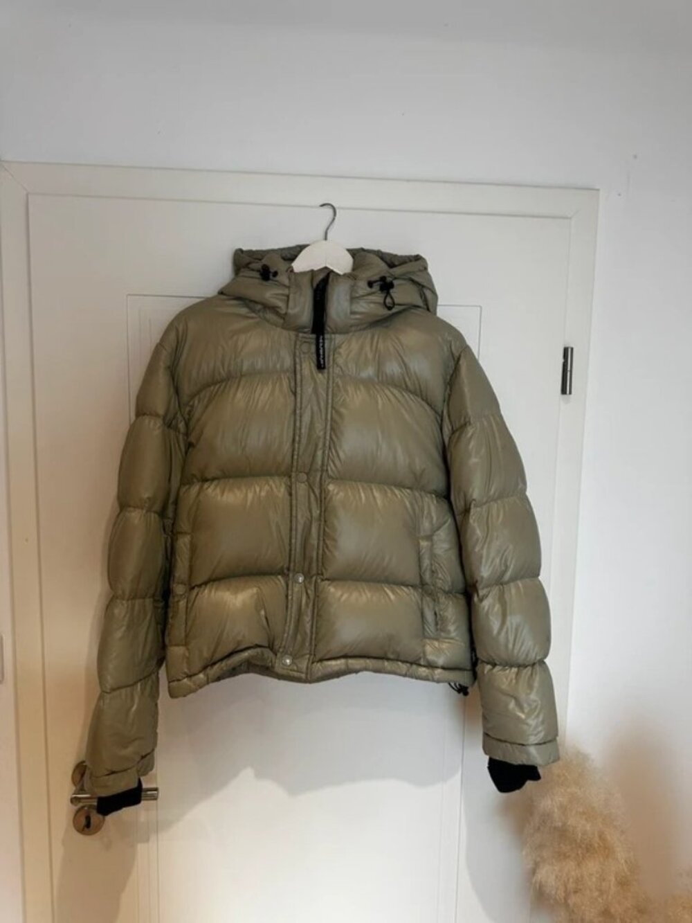 Aritzia The Super Puff Women’s Down Jacket Khaki L